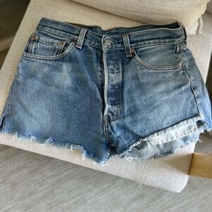 Levi’s 501 original fit high rise women’s shorts